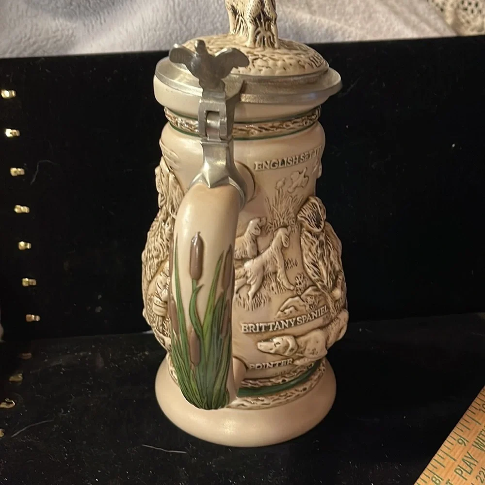 Avon-1991-Vintage Great Dogs of the Outdoors Stein Made in Brazil #189072
